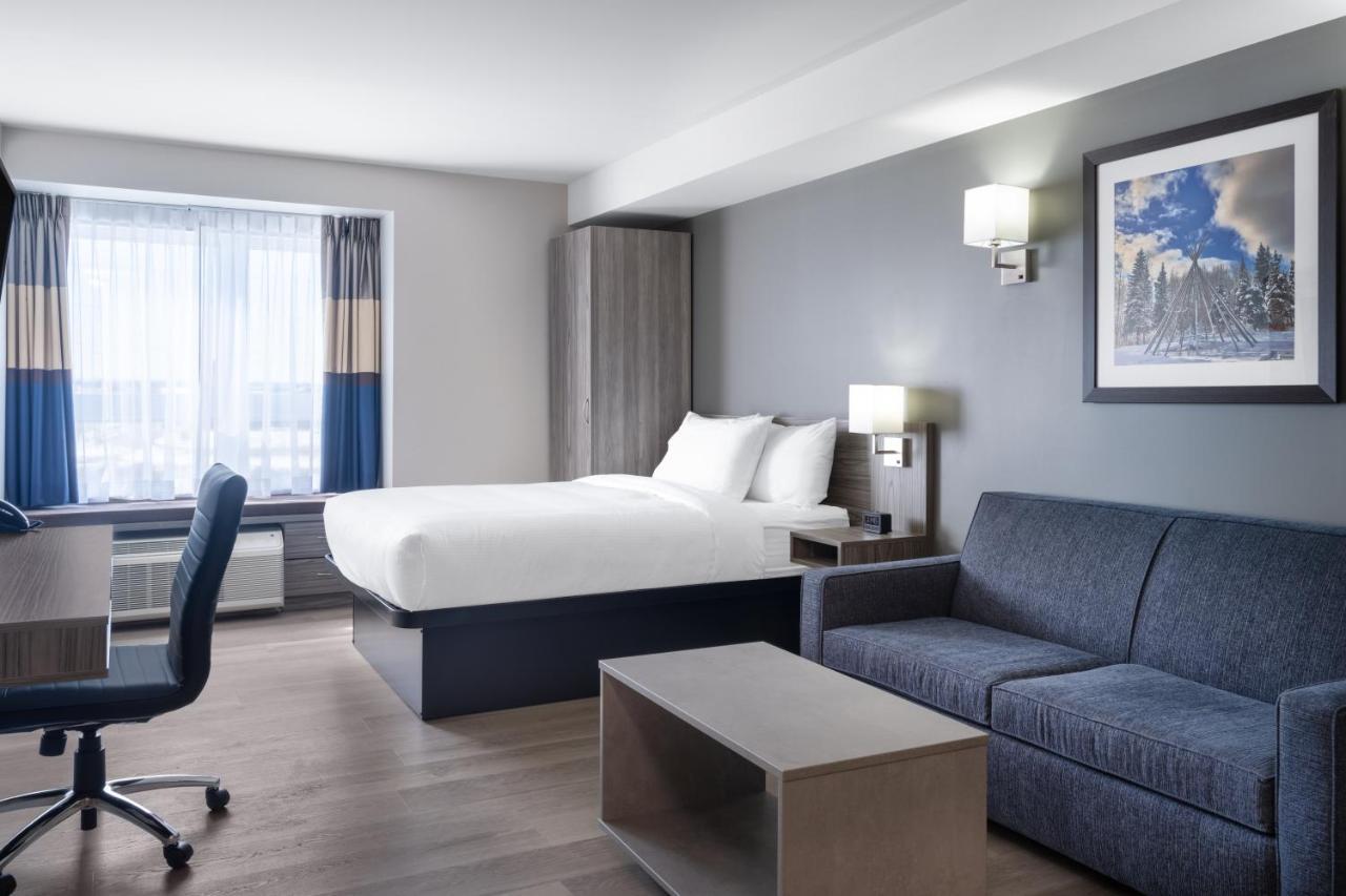 Microtel Inn & Suites By Wyndham Kanata Ottawa West Exterior foto