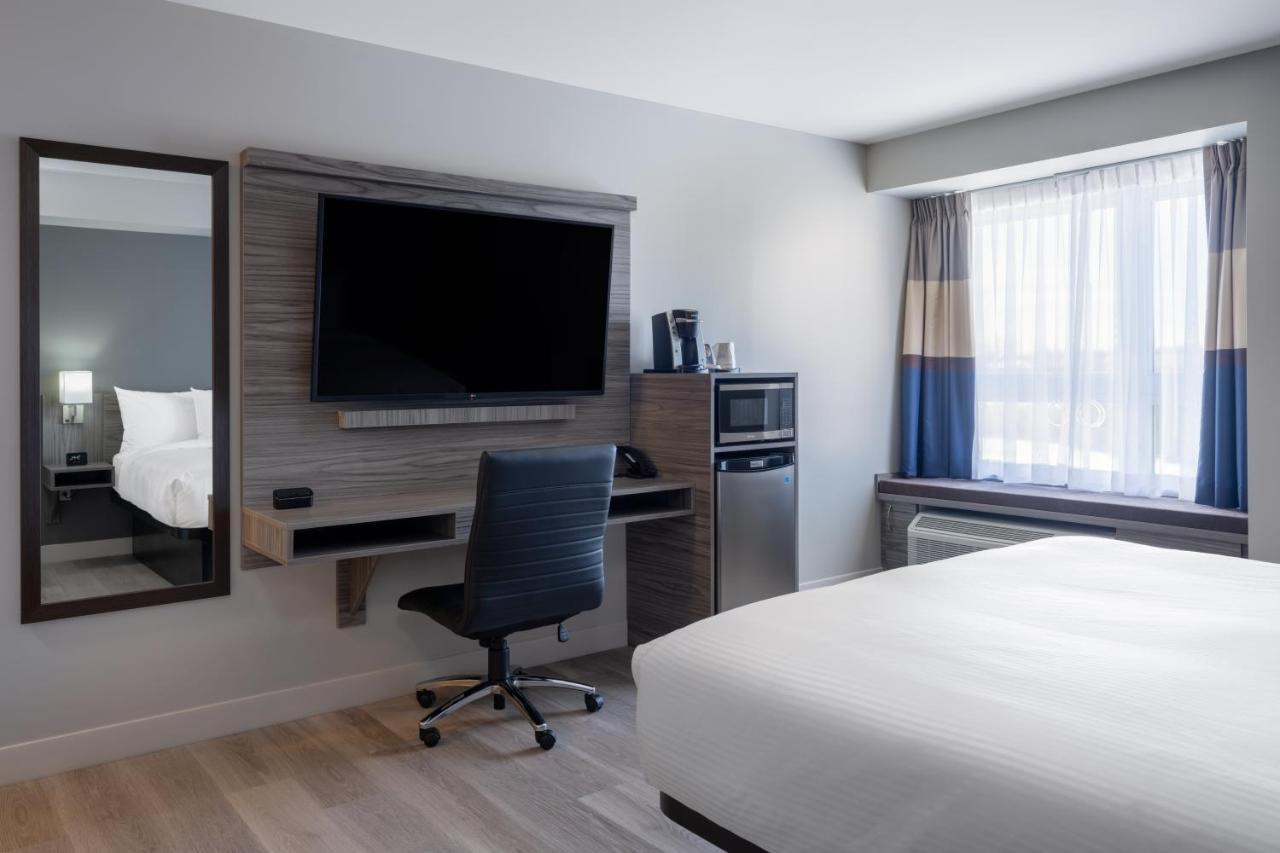 Microtel Inn & Suites By Wyndham Kanata Ottawa West Exterior foto