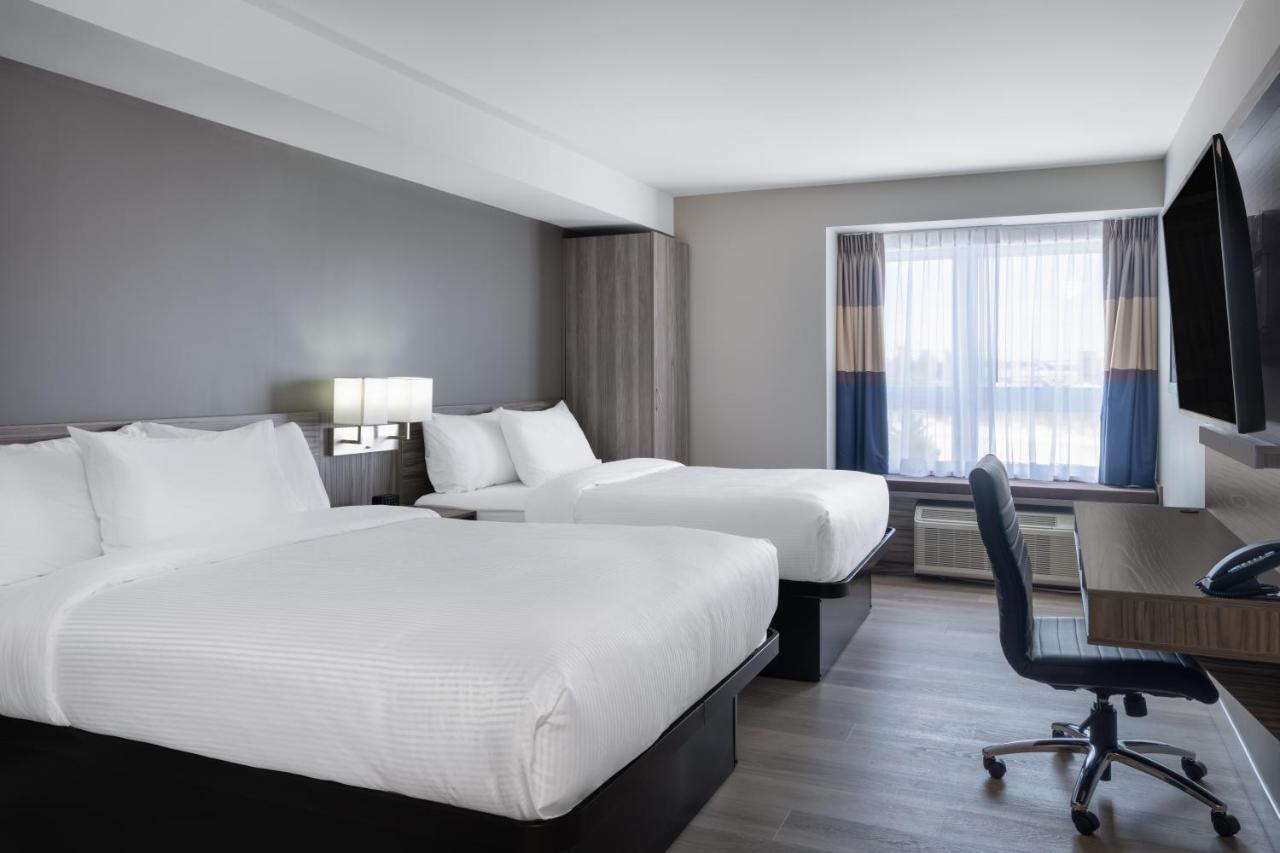 Microtel Inn & Suites By Wyndham Kanata Ottawa West Exterior foto