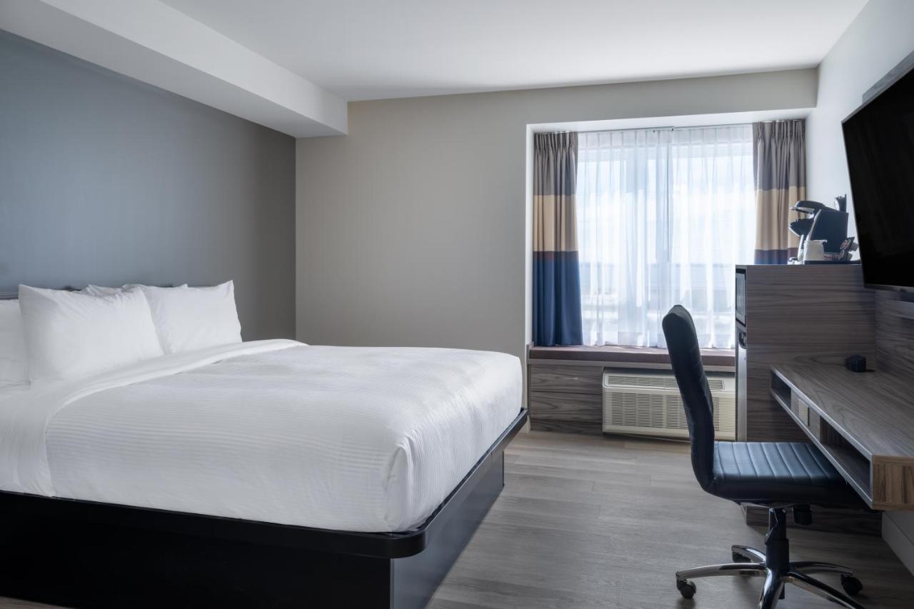 Microtel Inn & Suites By Wyndham Kanata Ottawa West Exterior foto