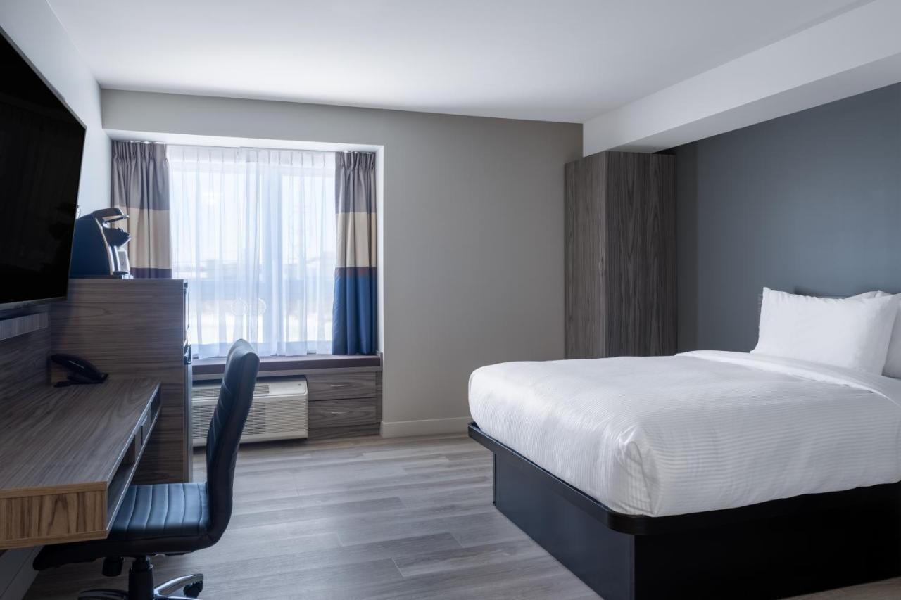 Microtel Inn & Suites By Wyndham Kanata Ottawa West Exterior foto