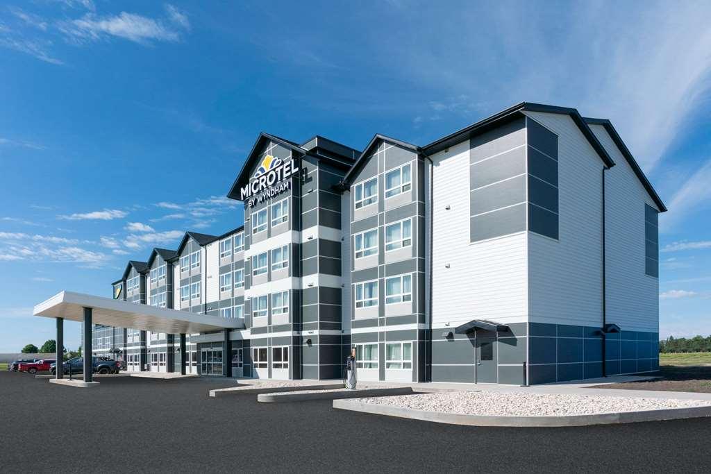 Microtel Inn & Suites By Wyndham Kanata Ottawa West Exterior foto